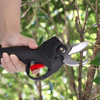 FORBICI DA POTATURA ELETTRICHE 48V CON DOPPIA BATTERIA – POTENZA E PRECISIONE