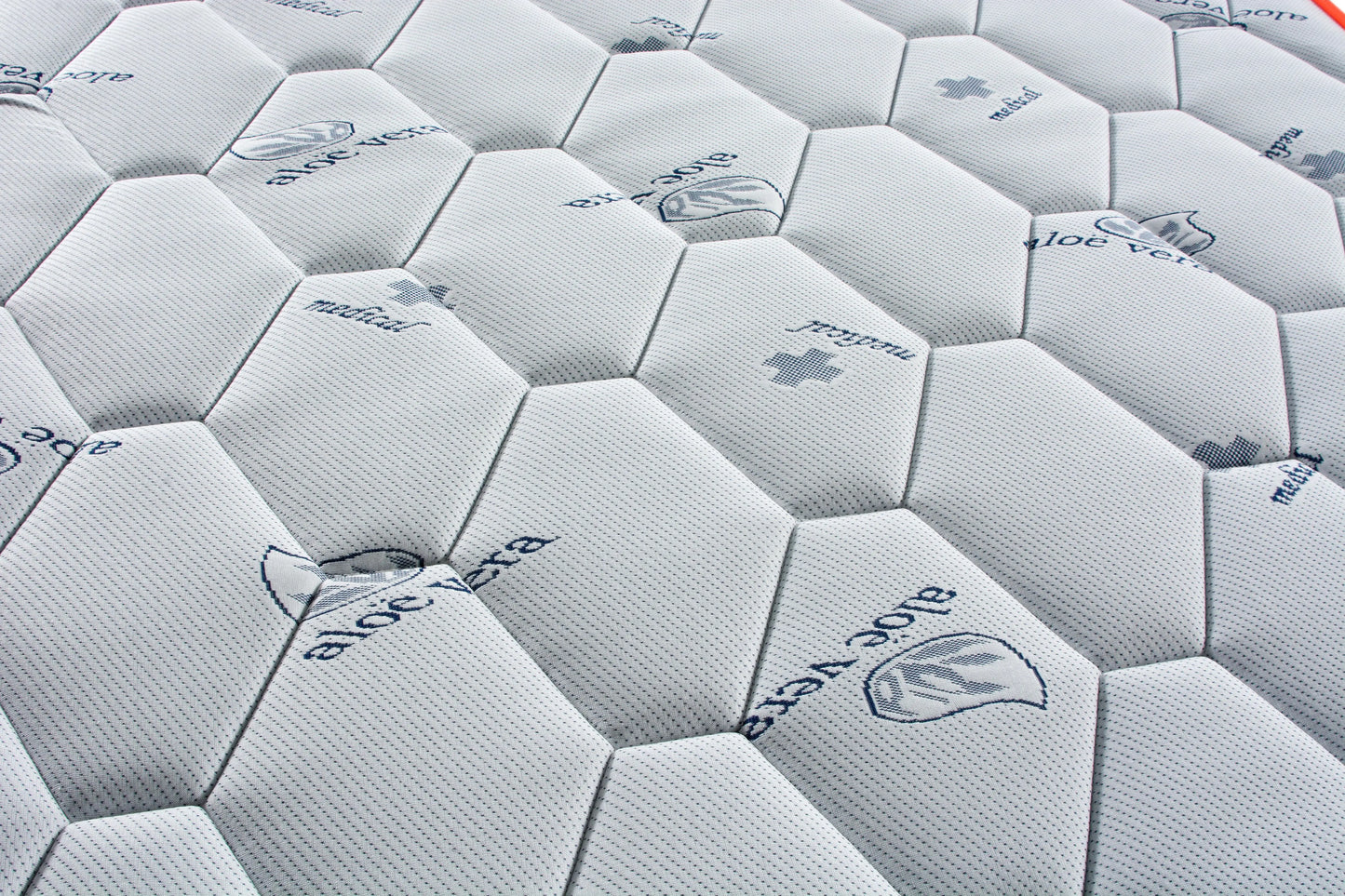Viscoelastic SPACE Mattress, medium-firm with breathable 3D fabric, ideal for better sleep and posture support