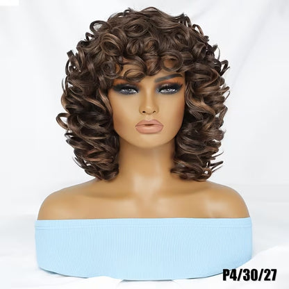Esprimi la tua personalità con il massimo del volume grazie alla nostra Parrucca Afro Corta e Riccia da 35 cm con Frangia. TK