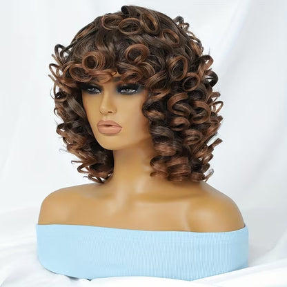 Esprimi la tua personalità con il massimo del volume grazie alla nostra Parrucca Afro Corta e Riccia da 35 cm con Frangia. TK